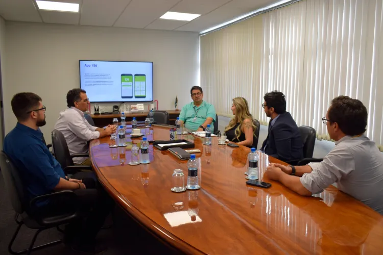 Equipe da CTD conheceu a fundo a central de atendimento 156, que o ICI opera na Prefeitura de Curitiba / Crédito: Comunicação ICI